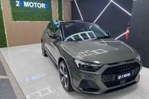 Audi A1 30 1.0 tfsi Identity Contrast s tronic "P