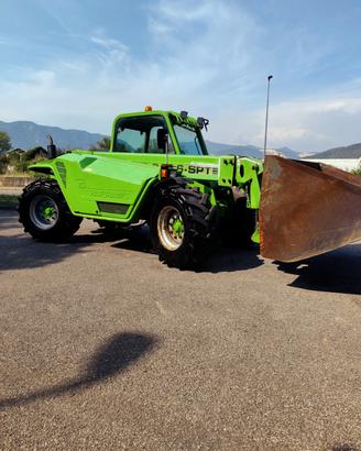 SOLLEVATORE TELESCOPICO MERLO P 26.6