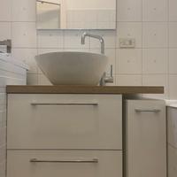 Mobile bagno sospeso