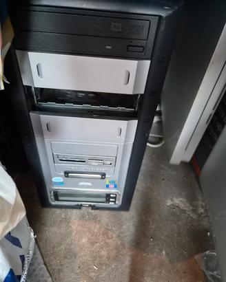 computer fisso per gaming leggero e retro i5