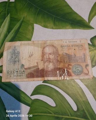 Banconota 2000 lire Galileo Galilei circolata