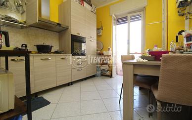 AMPIO PENTALOCALE IN VIA ROCCAVIONE