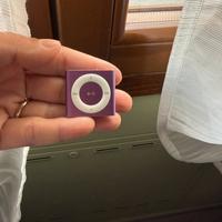 iPod Shuffle di quarta generazione, viola