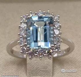 ANELLO ORO 18kt. DIAMANTI ED ACQUAMARINA SMERALDO