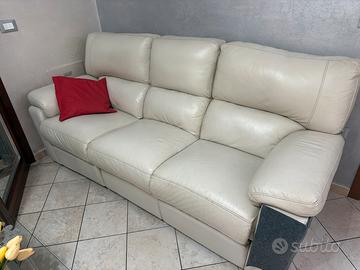 Divano con sedute apribili