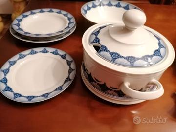 piatti ricamo blu marino