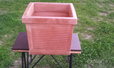 Vasi quadrati in resina