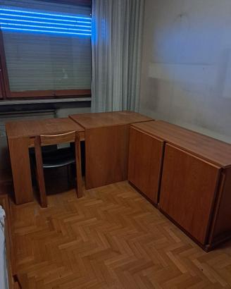 Scrivania allungabile + mobiletto coordinato