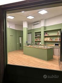 Gastronomia pizzeria con cappa carboni attivi