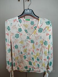 Maglia camicetta blusa Benetton chiara con fiori S