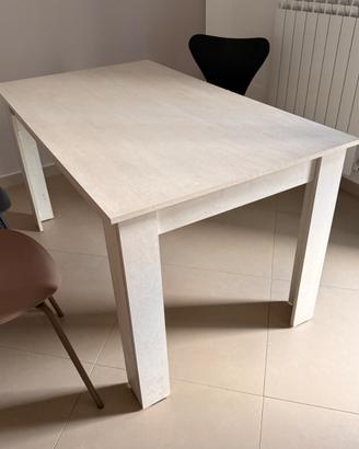 Tavolo in legno effetto marmo bianco