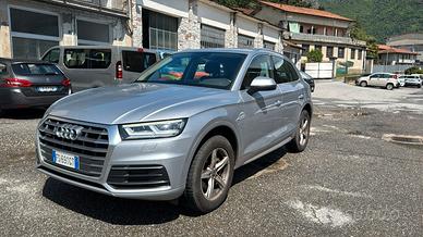 Audi Q5 2.0 TDI 150 CV Business