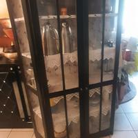 Vetrina Artigianale a Trapezio in Legno e Vetro 