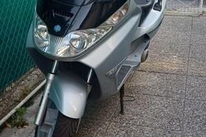 SCOOTER 200 X8