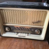 Radio a valvole Telefunken funzionante
