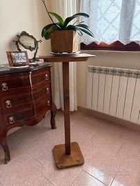 Stend per vasi fatto a mano in legno massello