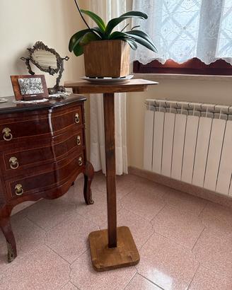 Stend per vasi fatto a mano in legno massello