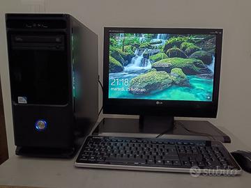 Computer ufficio completo con monitor