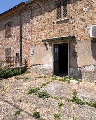 CASA SEMINDIPENDENTE A NARNI