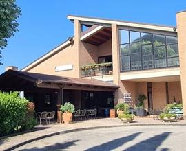 RISTORANTE DI CIRCA 1000 MQ CON AMPIO GIARDINO E P
