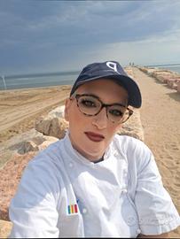 Cuoca capopartita barista adetta mensa