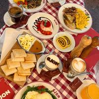 Gastronoma , banchista, aiuto pasticcere,cassiera,