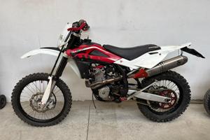 Husqvarna , Valuto permuta  con vespa 50 Special