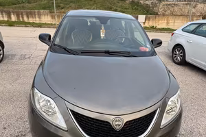 Lancia Y