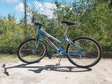 Bici telaio e cerchi in lega di alluminio 