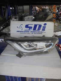 Faro proiettore toyota yaris hybrid 2022