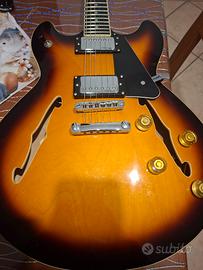 Chitarra elettrica semiacustica Harley Benton 335