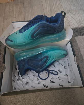 NIKE AIR MAX 720