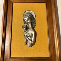 Madonna con Gesù Bambino, bassorilievo in peltro