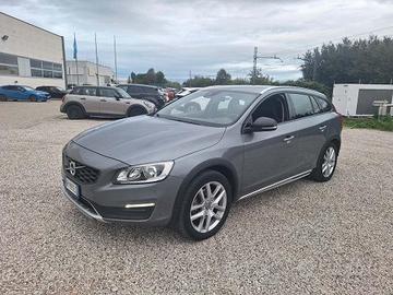 Volvo V60 Cross Country 2.4 D4 Plus awd geartronic