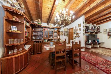 VILLA A SCHIERA A MIRANO