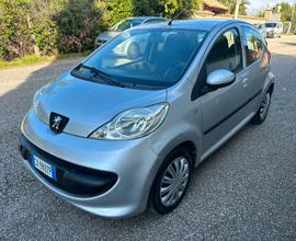 Peugeot 107 1.0 Benzina 5 porte AUTOMATICA