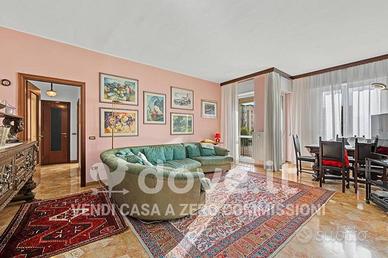 Appartamento di 160 m² con 5 locali e box auto a M