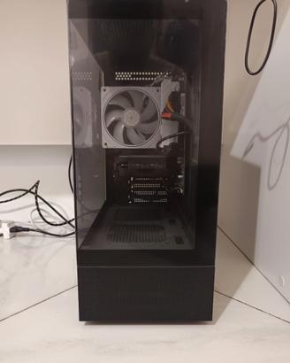 Pc gaming (1 anno di vita) leggermente trattabile