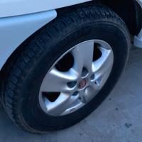 Gomme agilis camping 215/70r15