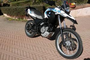 BMW G650GS Sertão con set valigie originali