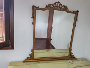 Specchiera VINTAGE con cornice in legno dorata