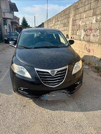 Lancia y