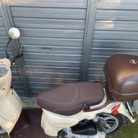 Scooter Aprilia scarabeo