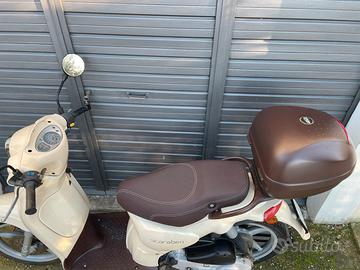 Scooter Aprilia scarabeo
