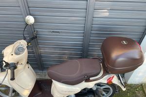 Scooter Aprilia scarabeo