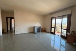 3 LOCALI A CROTONE