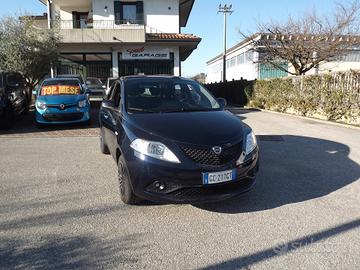 Lancia Ypsilon 1.0 hybrid ECOCHIC