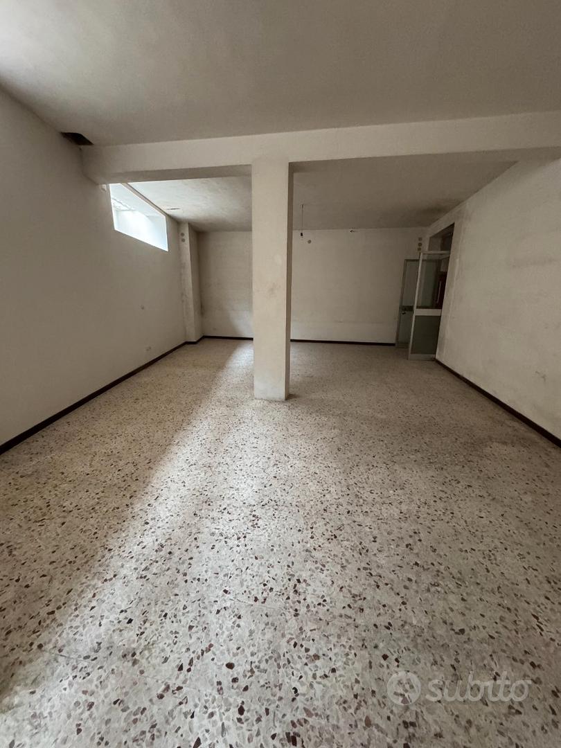 Avola Centro: Locale Commerciale 61 mq 2 Livelli - Vista 4