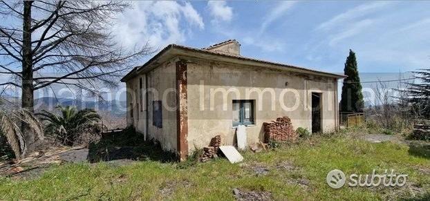 Terreno 17.000mq con fabbricato a Linguaglossa - Altro