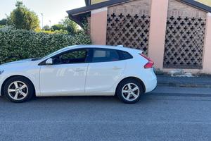 Volvo V40 D2 03/2017